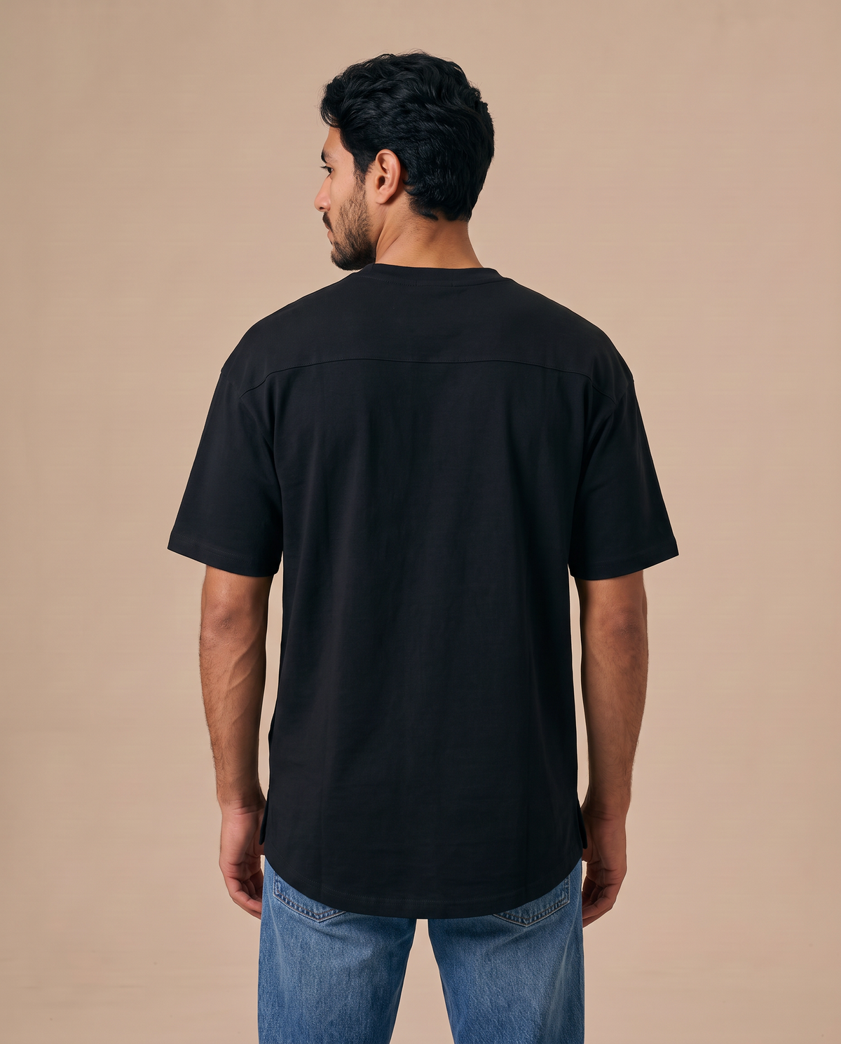 Coreline Black — magnific__back-view-with-subtle-overshoulder-glance-of-male-__67450